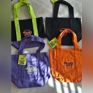 Trader Joe's Mini Halloween Canvas Tote Bag Set Of 4 LIMITED Edition